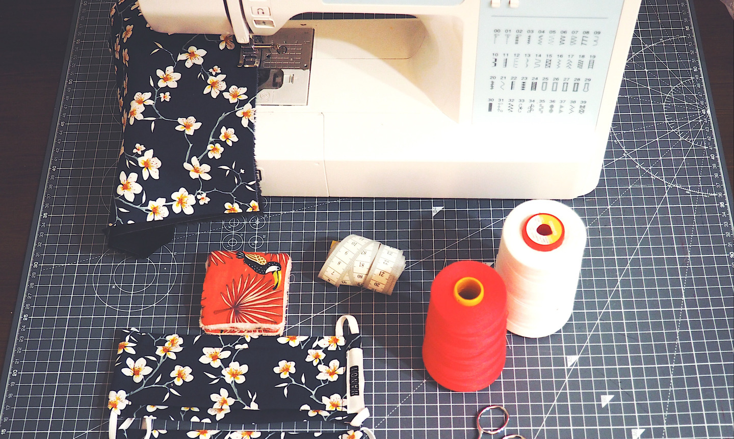 Viens apprendre à coudre ton accesoire en tissu dans notre atelier ! 